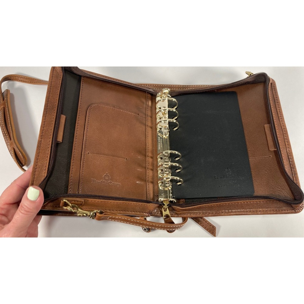 Franklin Covey Brown Leather Zip-Around Crossbody Organizer